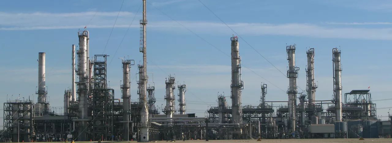 honeywell-uop-catalysts-petrochemicals-catalysts-detergents-hero-desktop.webp.jpg