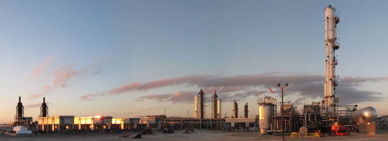 honeywell-uop-modular-solutions-GasProcessing-hero-desktop.webp.jpg