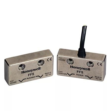 sps-siot-ff5-switch-metal-highres-ciid-161257_5_11zon.jpg